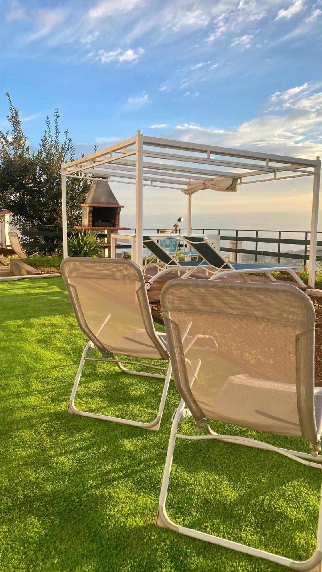Studio Geek Villa: Matrix-Inspired Open Space with Year-Round Pool Funchal  Exterior photo