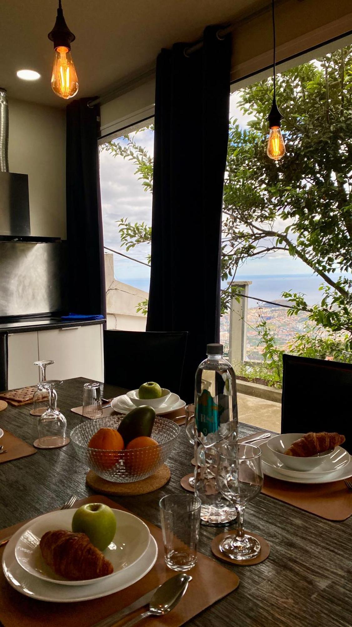 Studio Geek Villa: Matrix-Inspired Open Space with Year-Round Pool Funchal  Exterior photo