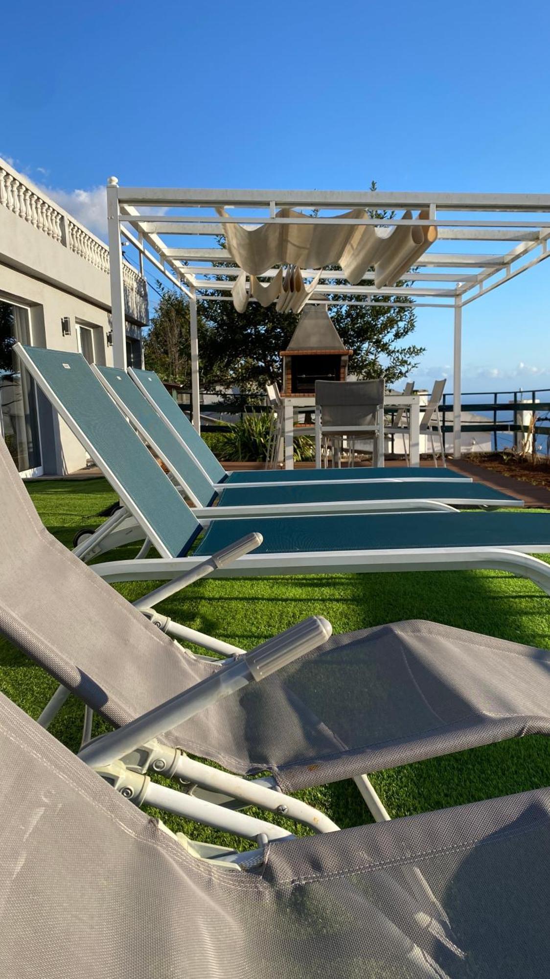 Studio Geek Villa: Matrix-Inspired Open Space with Year-Round Pool Funchal  Exterior photo